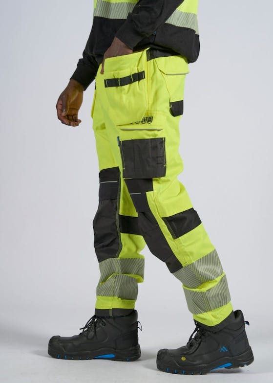 Portwest\u0020FR407\u0020\u002D\u0020PW3\u0020Vlamvertragende\u0020Hi\u002DVis\u0020Stretchbroek Portwest\u0020FR407\u0020\u002D\u0020PW3\u0020Vlamvertragende\u0020Hi\u002DVis\u0020Stretchbroek